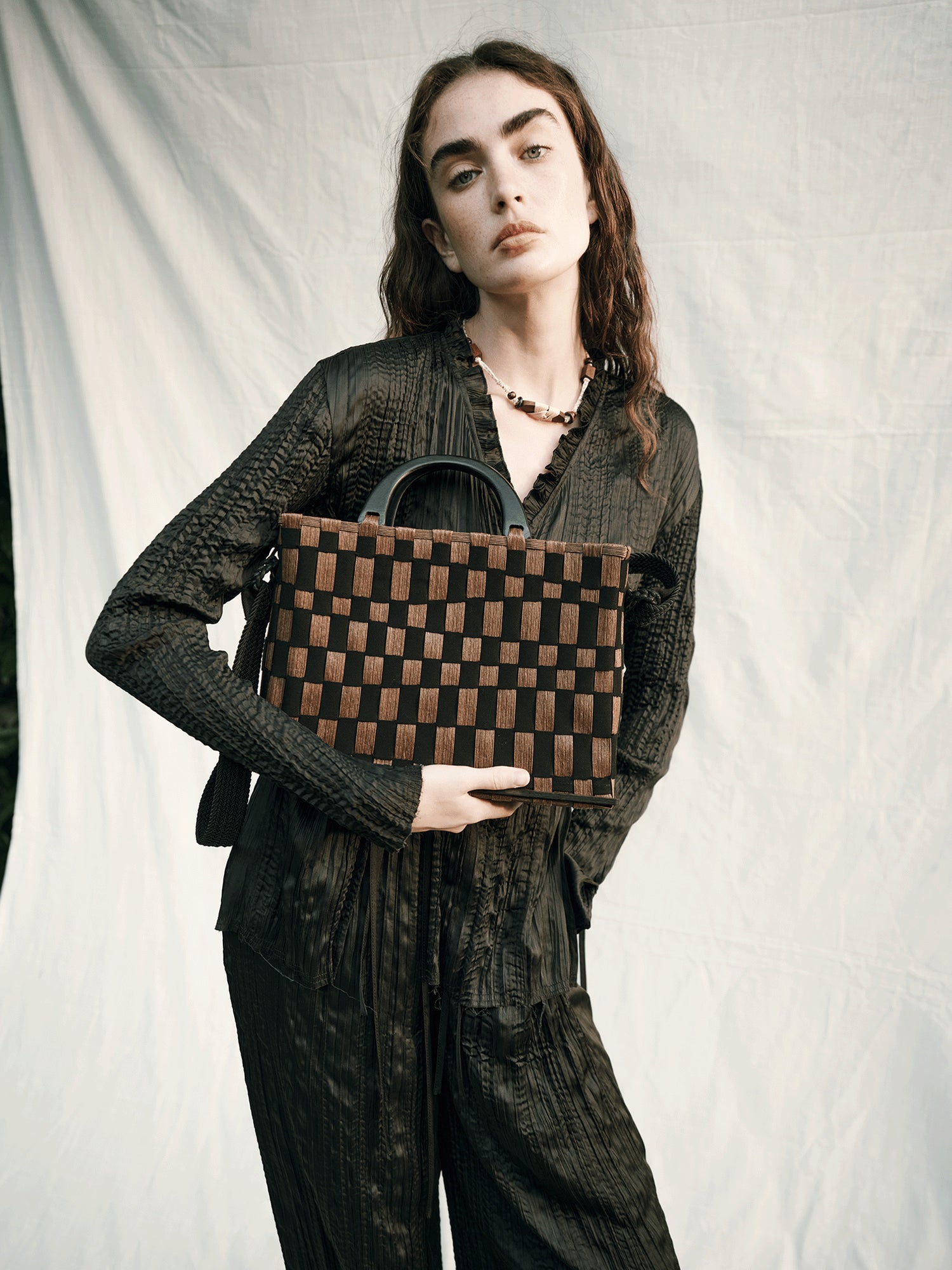 AnnoMundi Woven Wood Tote Timeless Waves