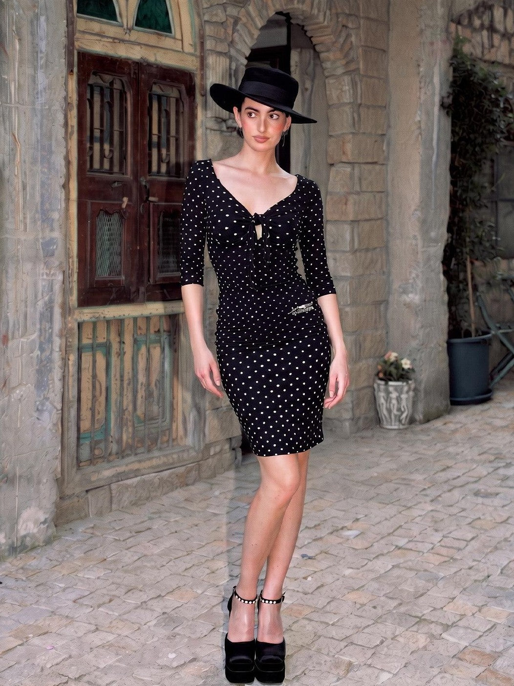 Anti Being General Black Small Polka Dot Retro Knitted Women&