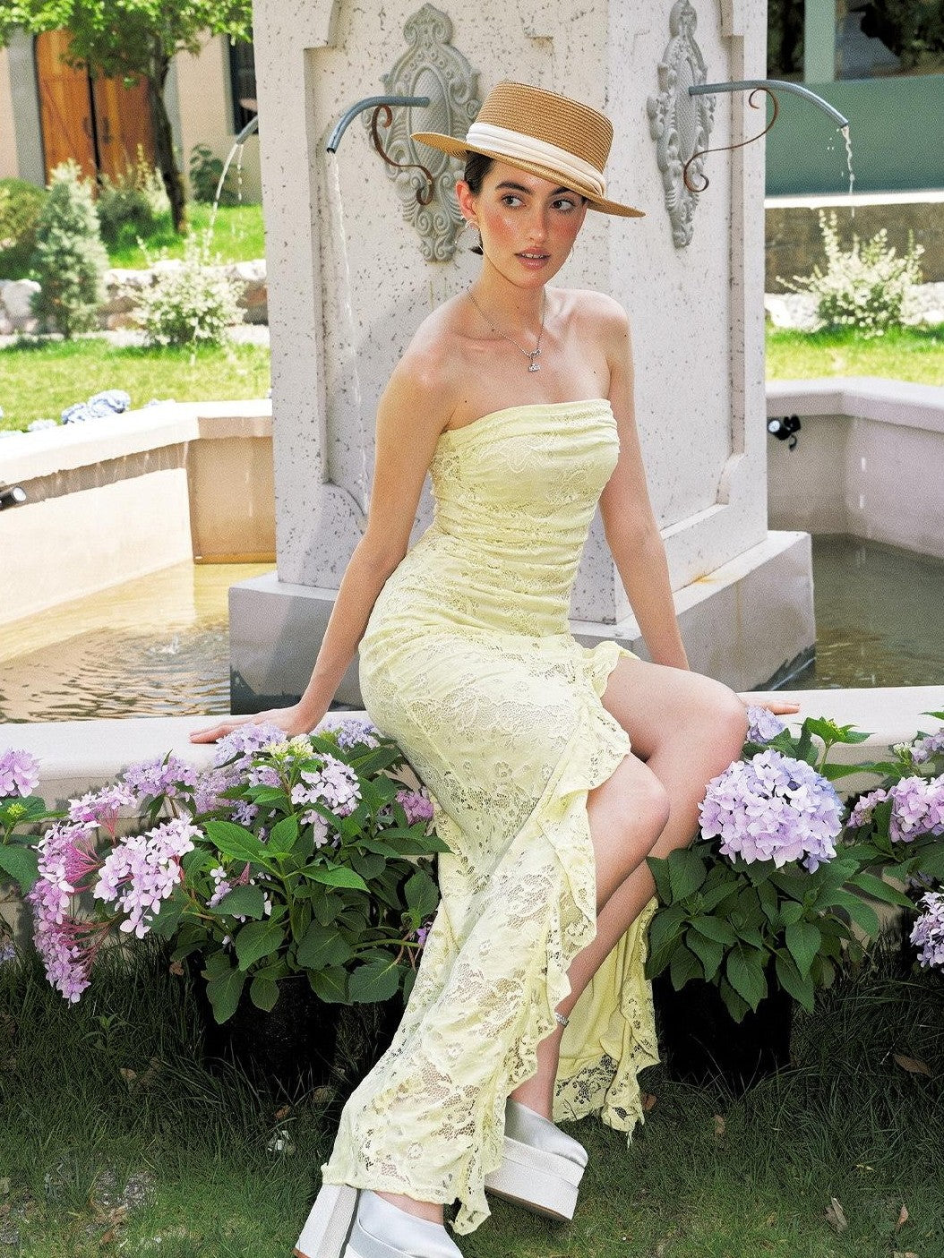 Anti Being General Lace Trim Front Slit Bandeau Vest Set Women&