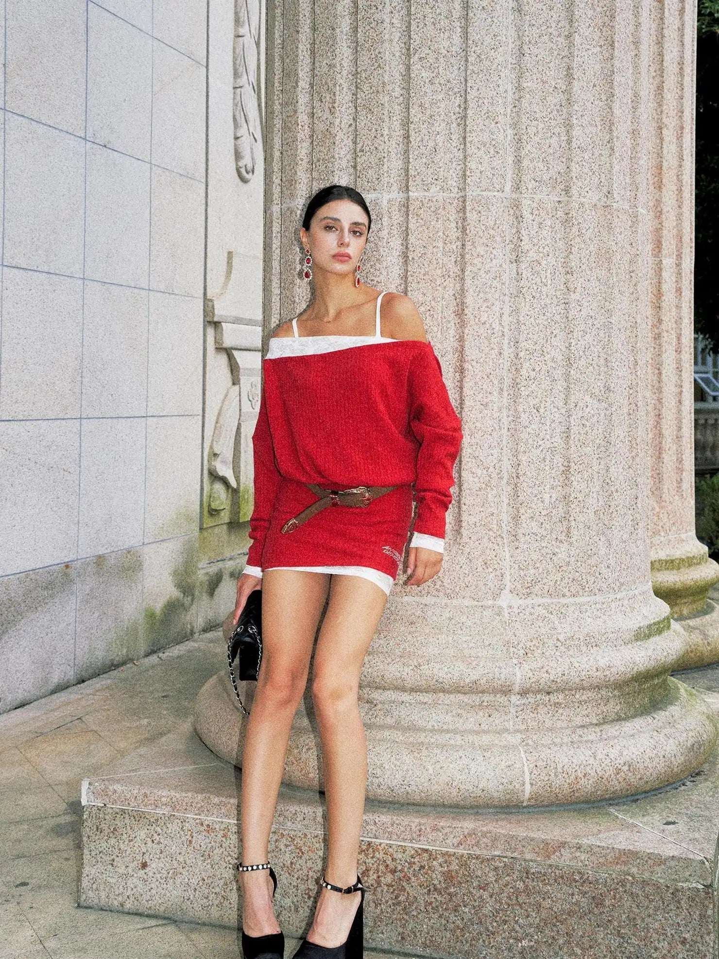 Anti Being General Lace Trimmed Knit Bodycon Mini Dress V-neck T-shirt Long Sleeve Suits