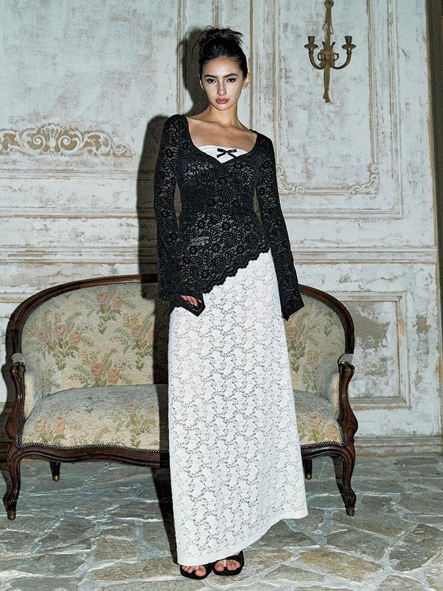 Anti Being General Rebel Lace Asymmetric Top 
V-neck 
Asymmetric Hem 
Lace Up Front 
Long Sleeve 
Cropped Length 
T-shirt Cardigan