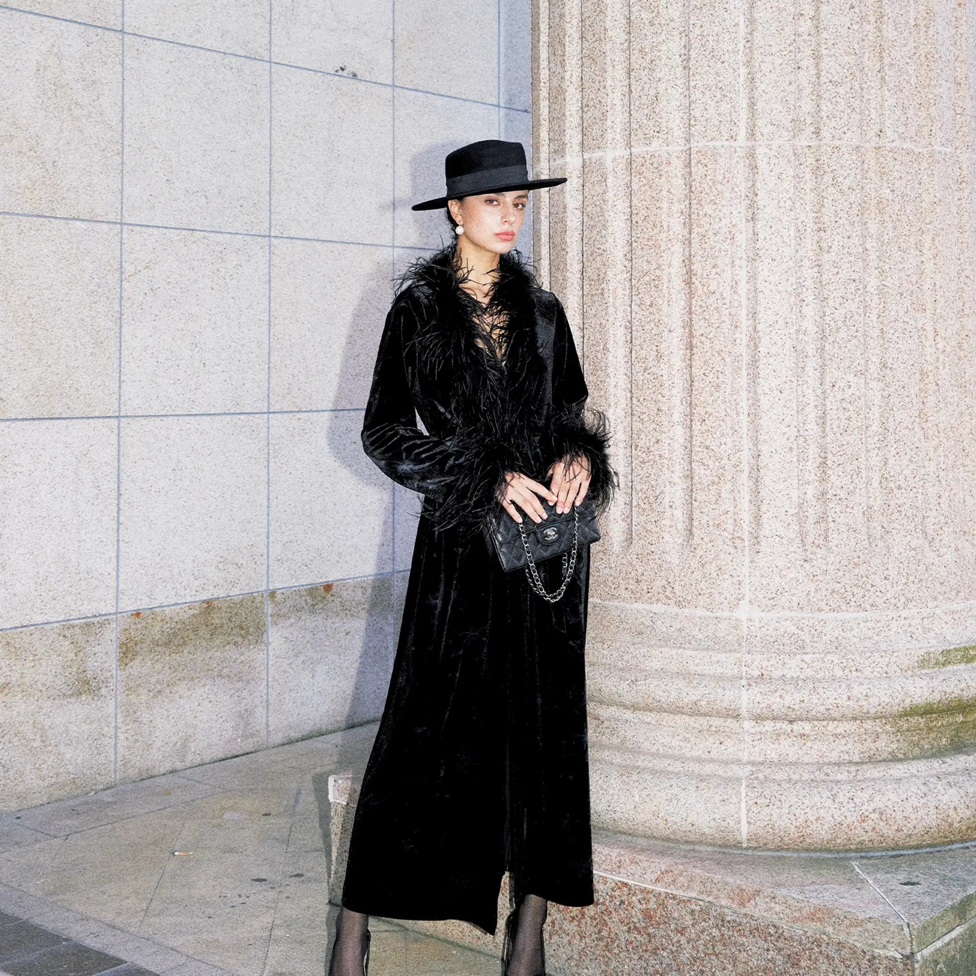 Anti_Being_General_V-neck_Belted_Ostrich_Feather_Black_Velvet_Long_Coat_MISSTT