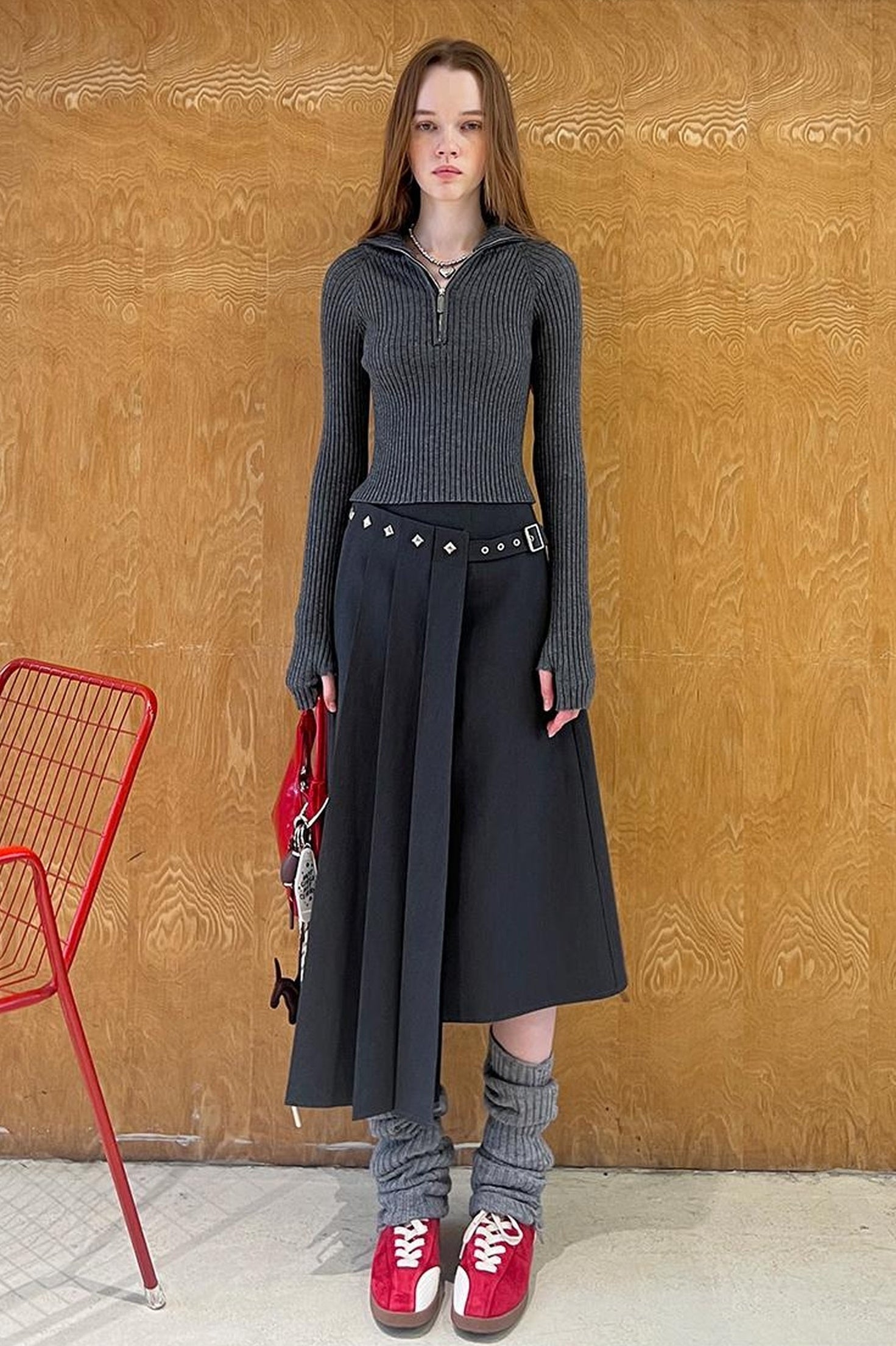 DIDDI MODA Asymmetric Pleated Skirt With Metal Studs