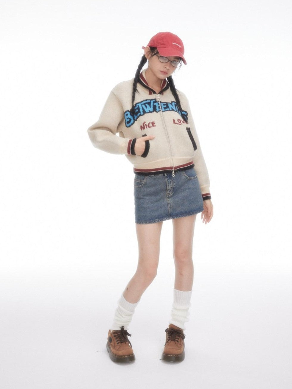BETWEENAND Almond Color Retro Panda Knit Stand Collar Loose Fit Women&