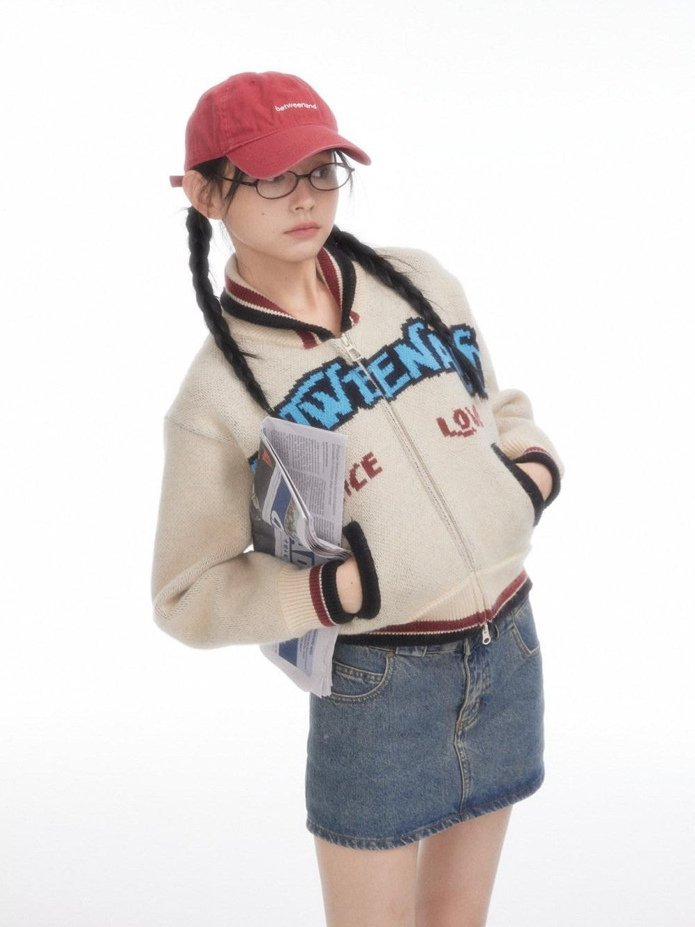 BETWEENAND Almond Color Retro Panda Knit Stand Collar Loose Fit Women&