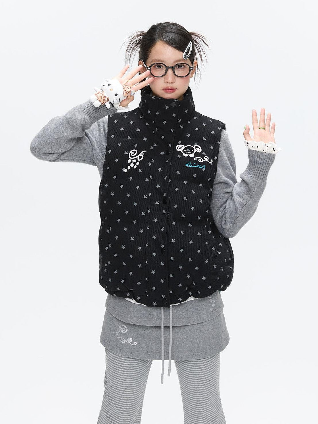 BETWEENAND Black Glitter Star Layered Vest Women&