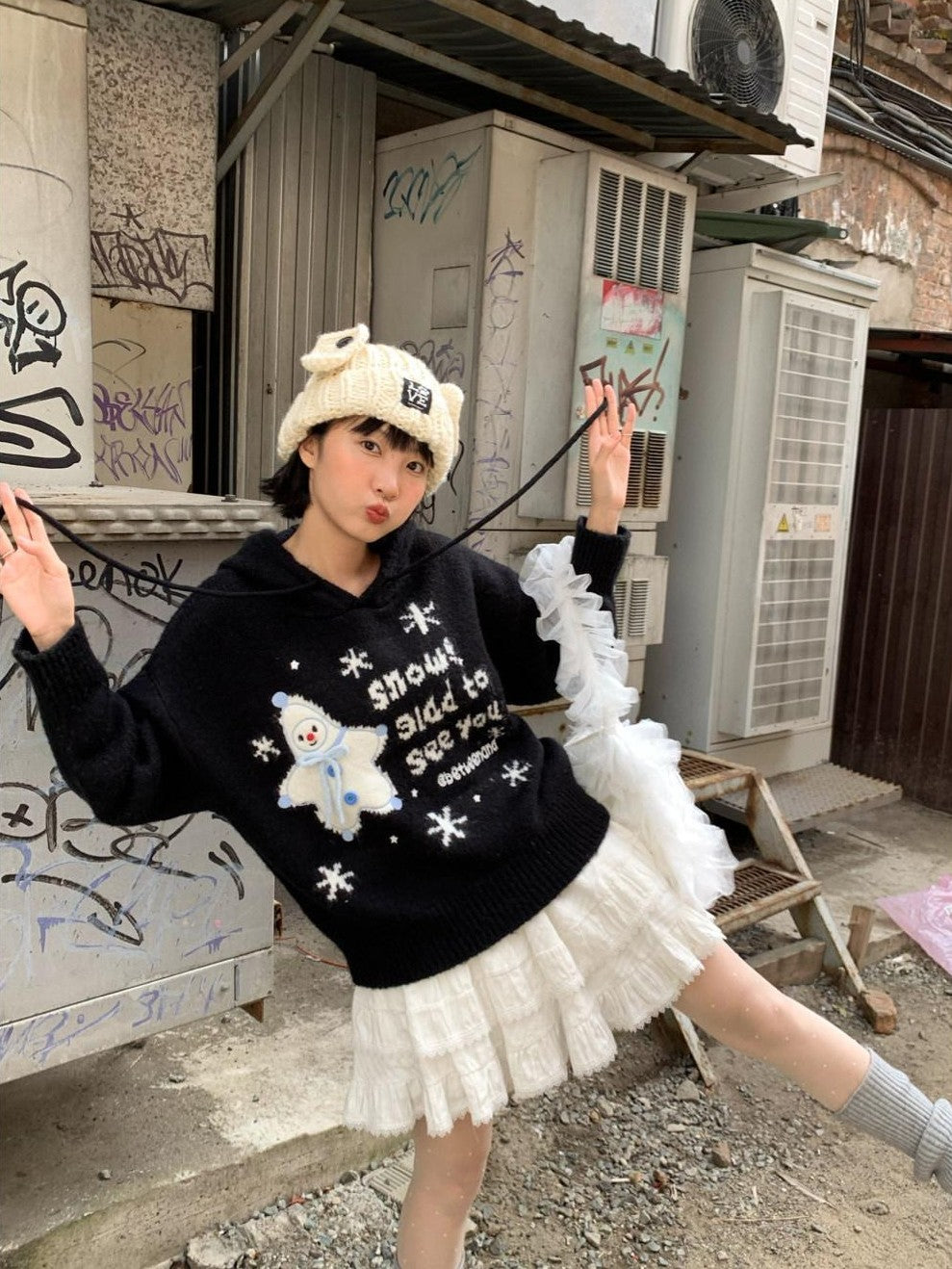 BETWEENAND Black Snowman Jacquard Embroidered Knit Women&