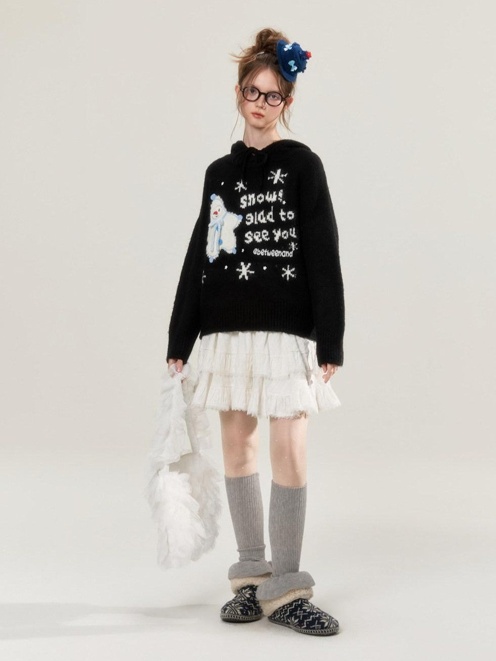 BETWEENAND Black Snowman Jacquard Embroidered Knit Women&