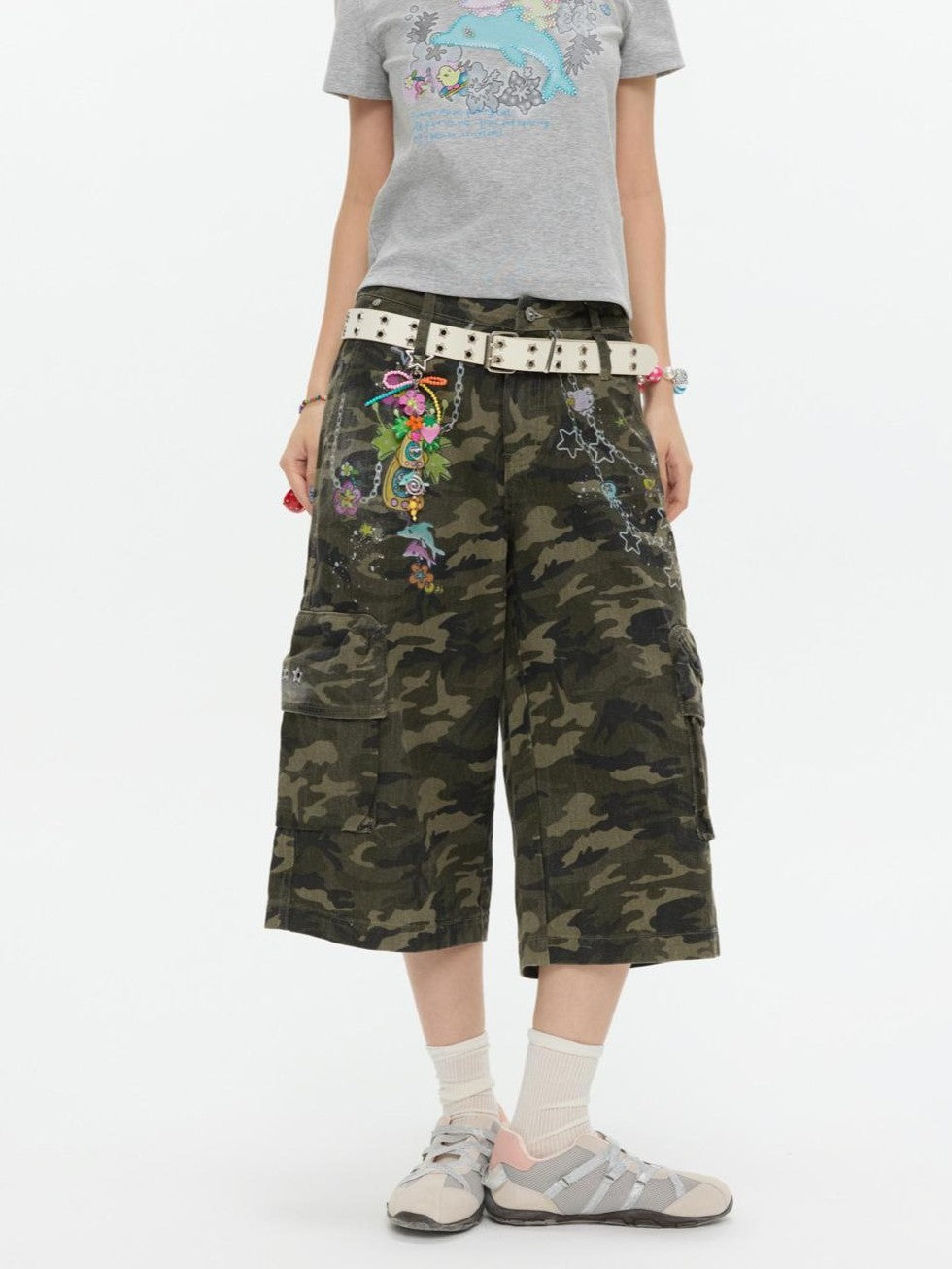 BETWEENAND Camouflage Printed Vintage Straight Leg Women&