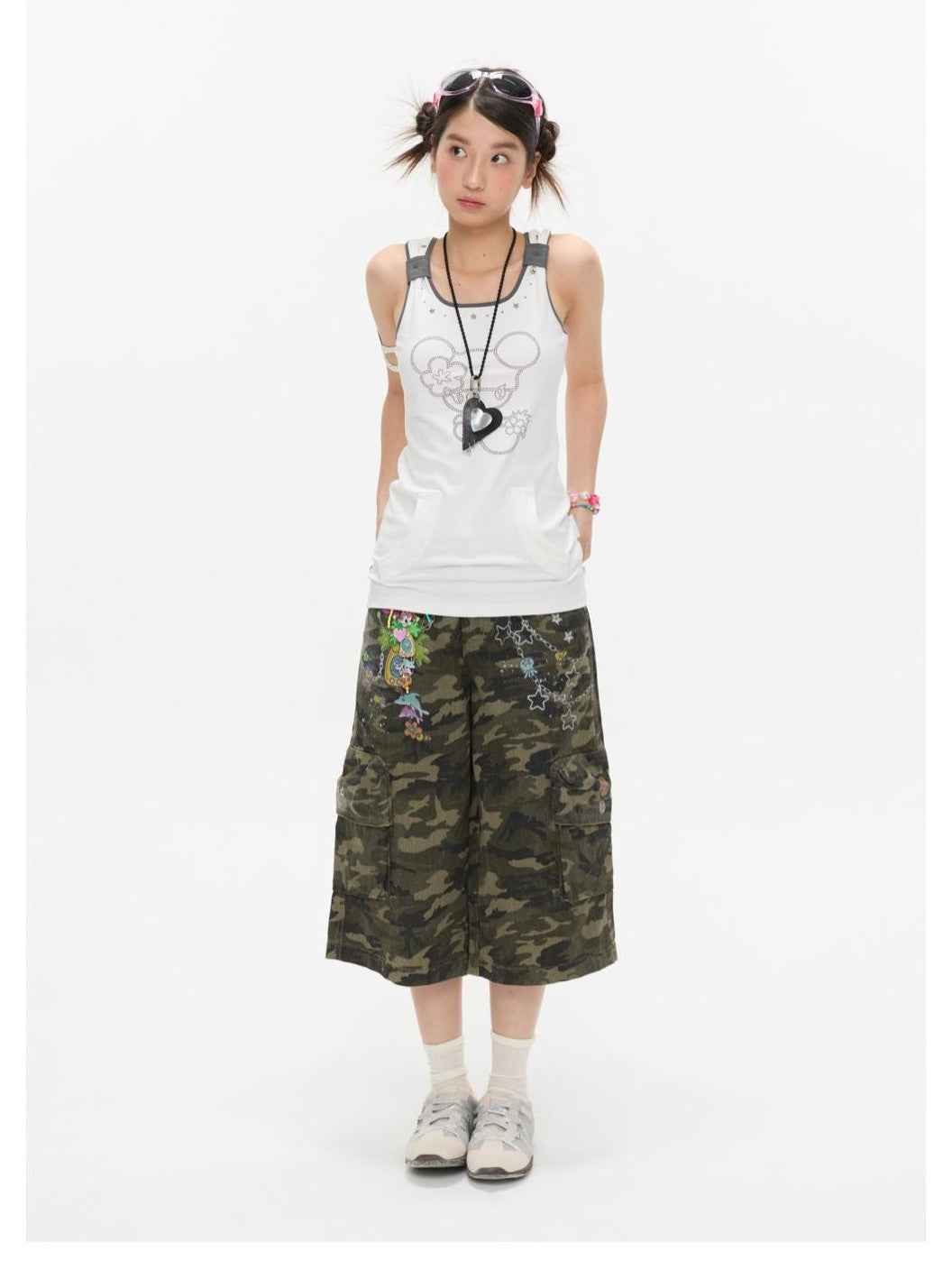 BETWEENAND Camouflage Printed Vintage Straight Leg Women&
