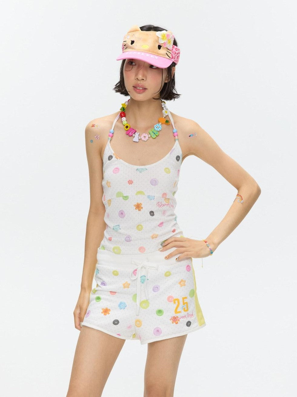BETWEENAND Colorful Button Halter Neck Women&