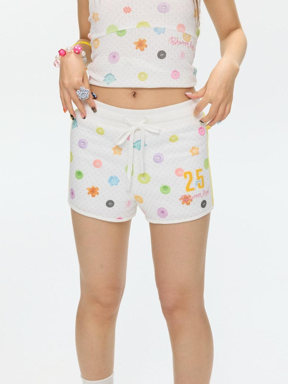 BETWEENAND Colorful Button Halter Neck Women&