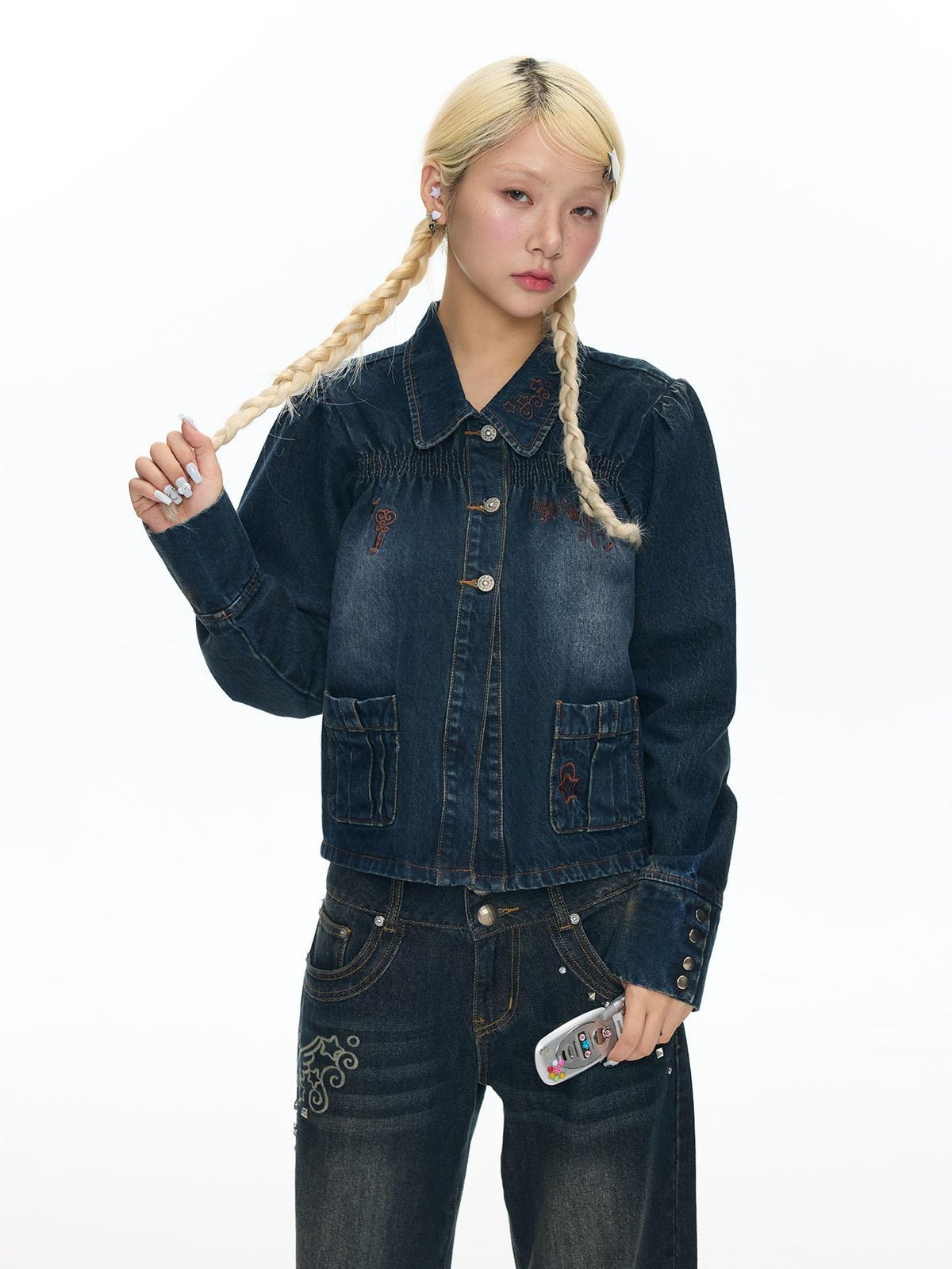BETWEENAND Cool Washed Key Star Music Note Embroidery Straight Women&