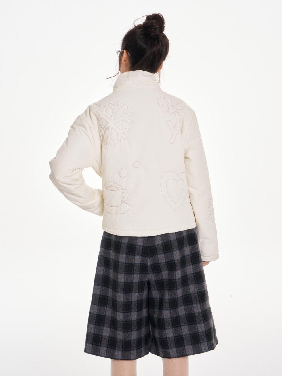 BETWEENAND Creamy White Snowman Embroidered Stand Collar Women&