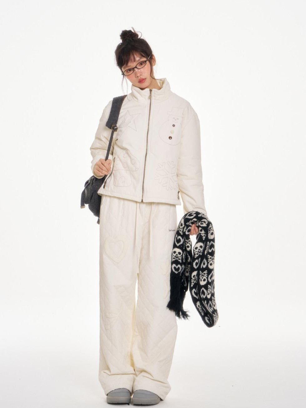 BETWEENAND Creamy White Snowman Embroidered Stand Collar Women&