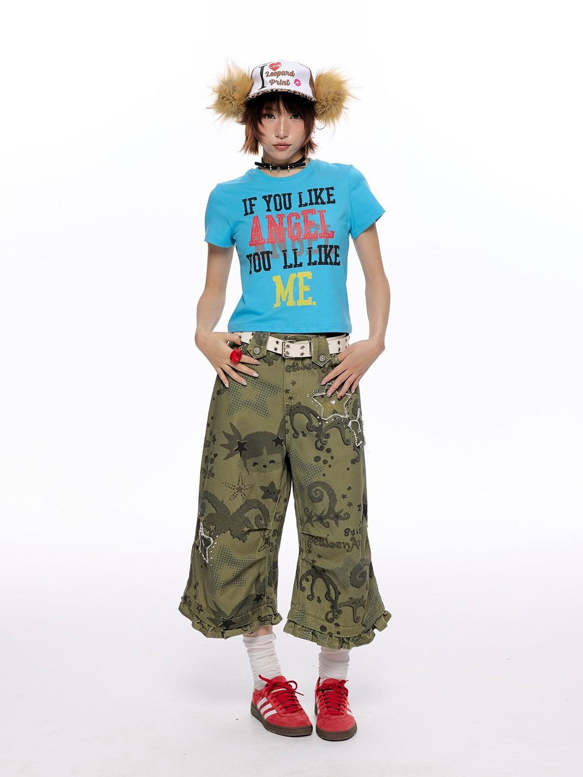 BETWEENAND Cropped Tricolor Letter Print Women&