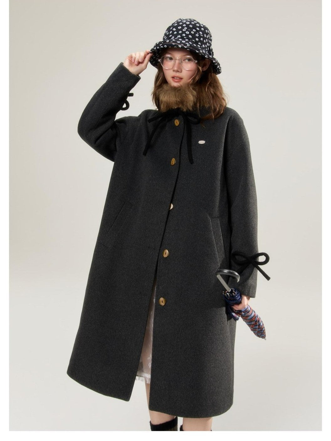 BETWEENAND Detachable Fur Collar Bow Pockets Single Breasted Women&