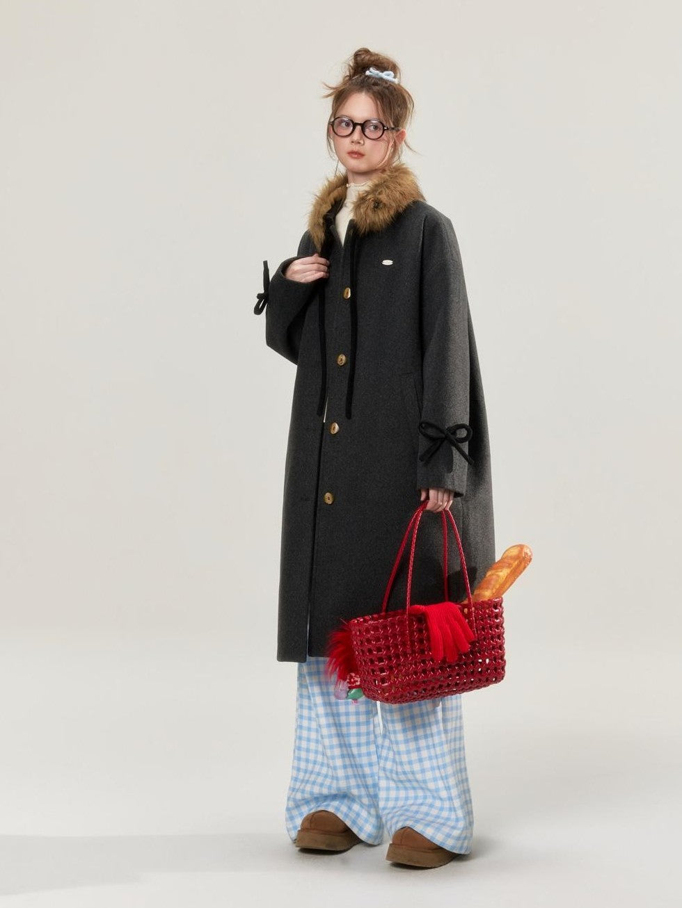 BETWEENAND Detachable Fur Collar Bow Pockets Single Breasted Women&
