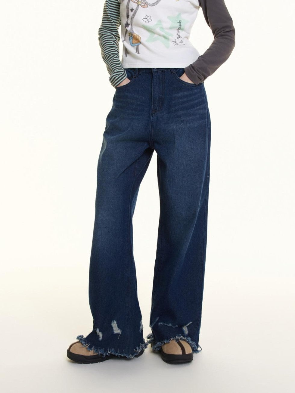 BETWEENAND Faded Wash Leg Lengthening Distressed Hem Women&
