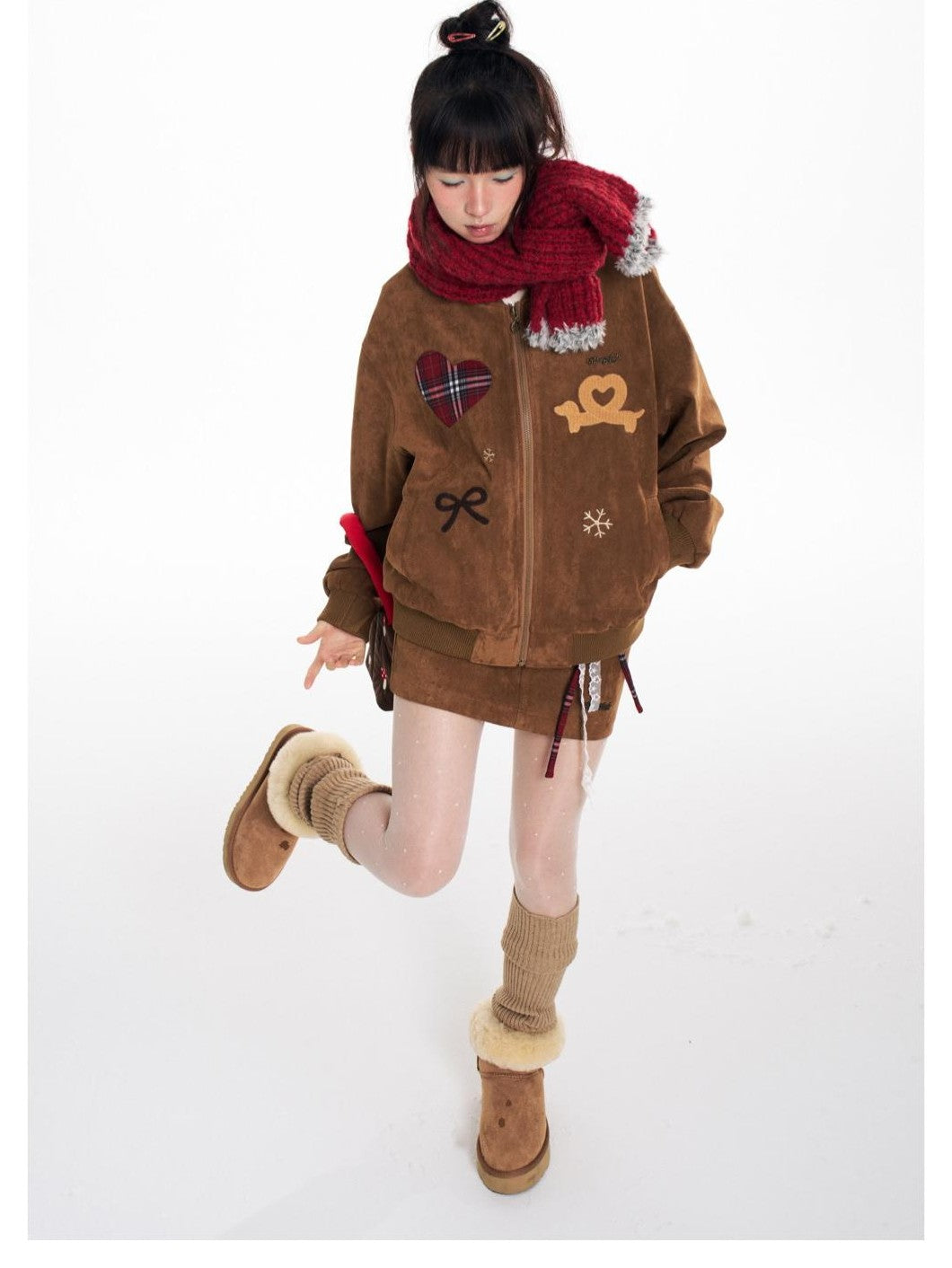 BETWEENAND Faux Suede Applique Embroidery Loose Fit Women&