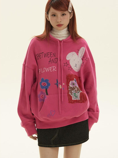 BETWEENAND Graffiti Cartoon Rabbit Print Zip Half High Collar Ribbed Women&