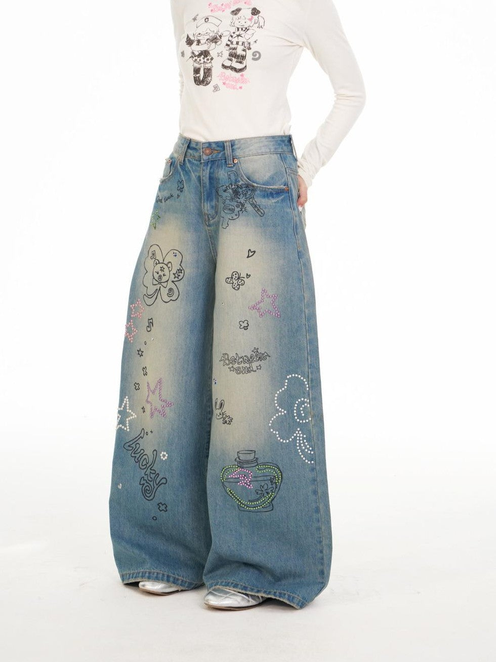 BETWEENAND Graffiti Illustration Rhinestone Washed Women&