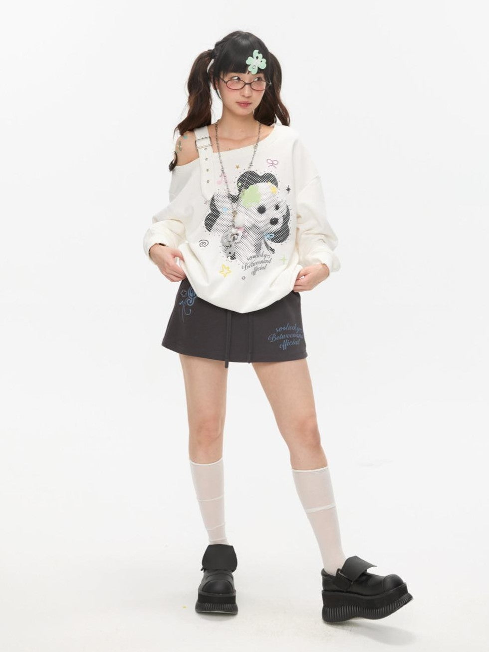 BETWEENAND Gray Casual Music Note Embroidered Print Women&