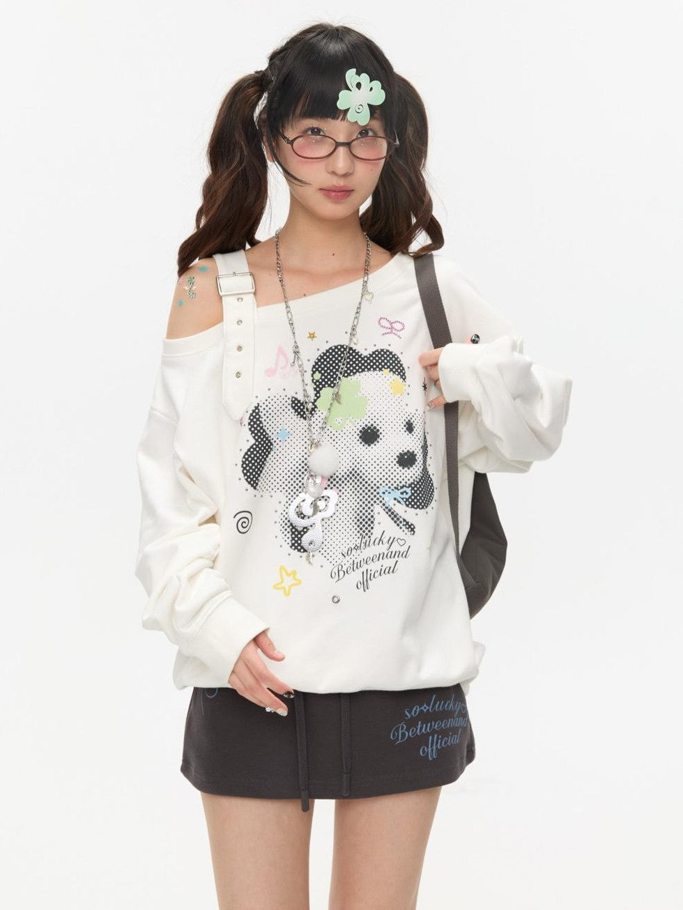 BETWEENAND Gray Casual Music Note Embroidered Print Women&