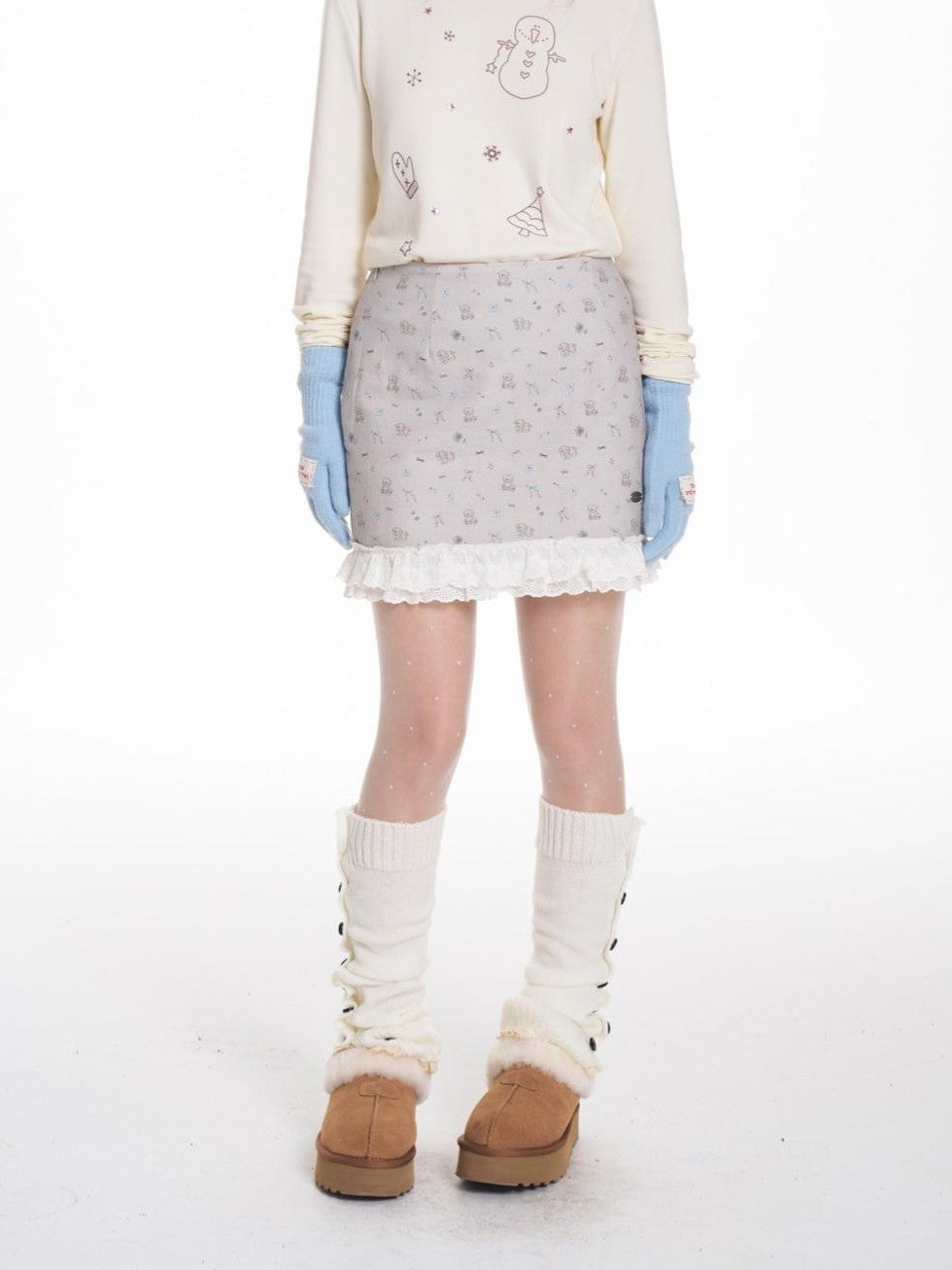 BETWEENAND Gray Full Print Lace Quilted Straight Cut Women&