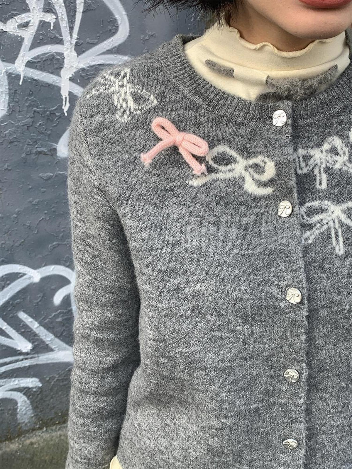 BETWEENAND Grey Crewneck Embroidered Bow Animal Motif Women&