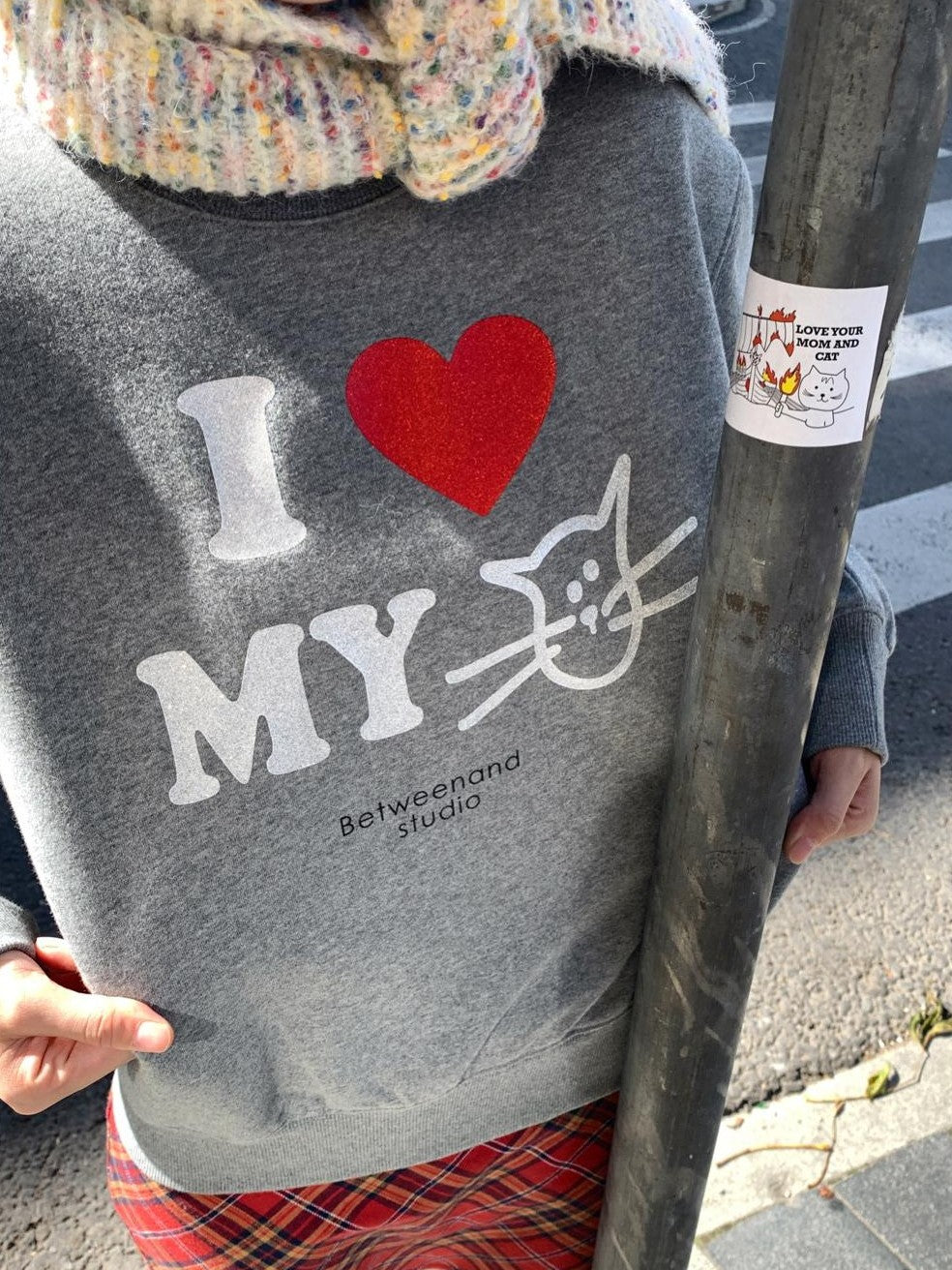 BETWEENAND Heather Gray Glitter Cat Print Pullover Women&
