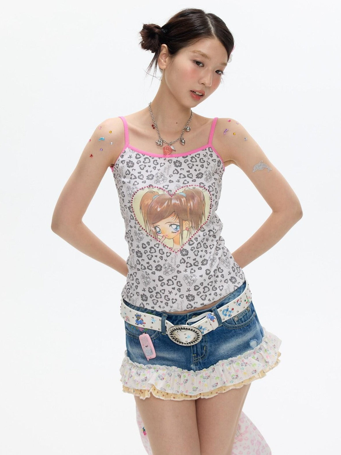 BETWEENAND Leopard Print Slim Fit Round Neck Women&