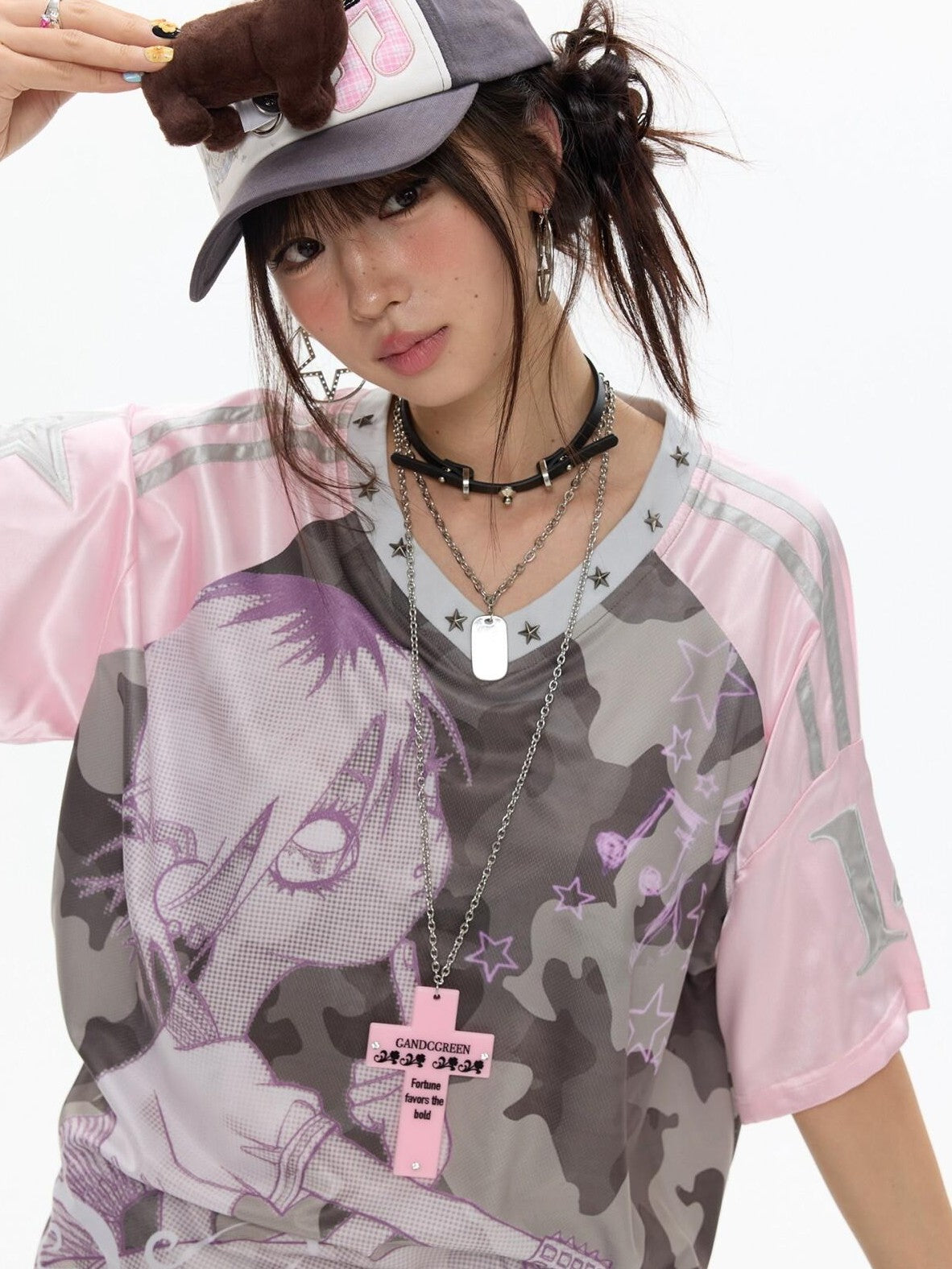 BETWEENAND Millennial Pink Patchwork Camouflage V-neck Women&
