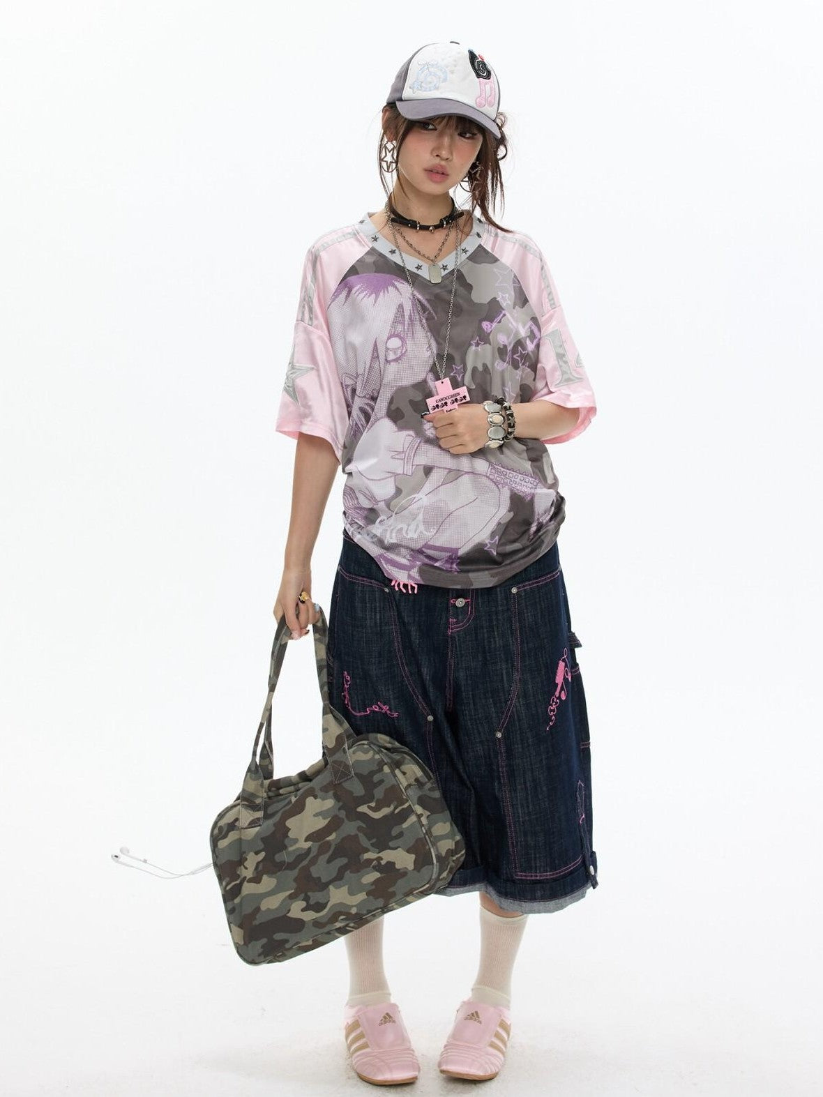BETWEENAND Millennial Pink Patchwork Camouflage V-neck Women&