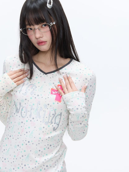 BETWEENAND Mint Allover Print V-neck Loose Women&