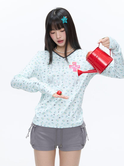 BETWEENAND Mint Allover Print V-neck Loose Women&