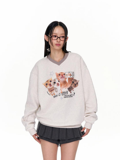BETWEENAND Oatmeal Gray Kitten Selfie Print V-neck Women&