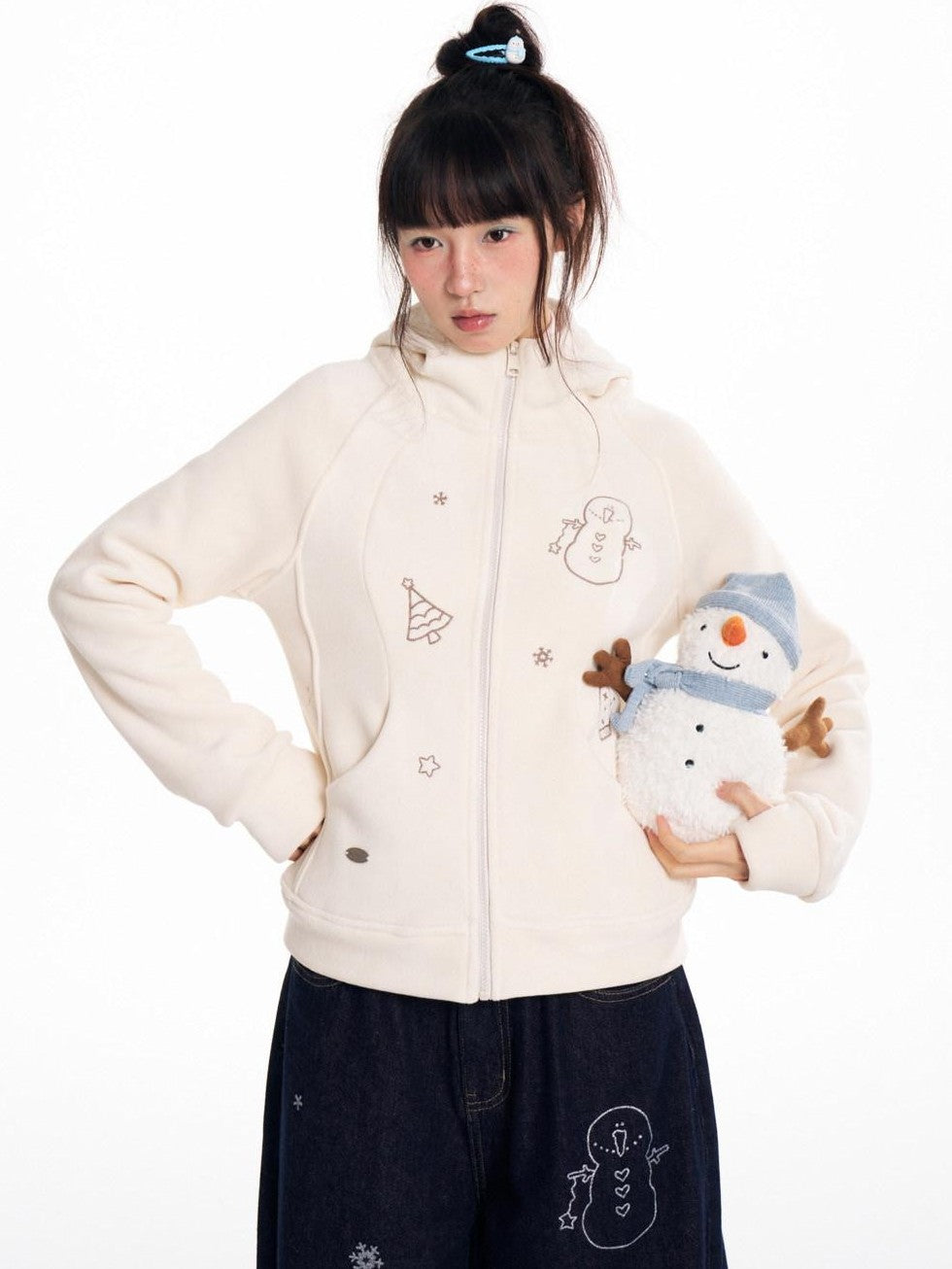 BETWEENAND Plush Snowman Print Loose Fit Sweet Women&
