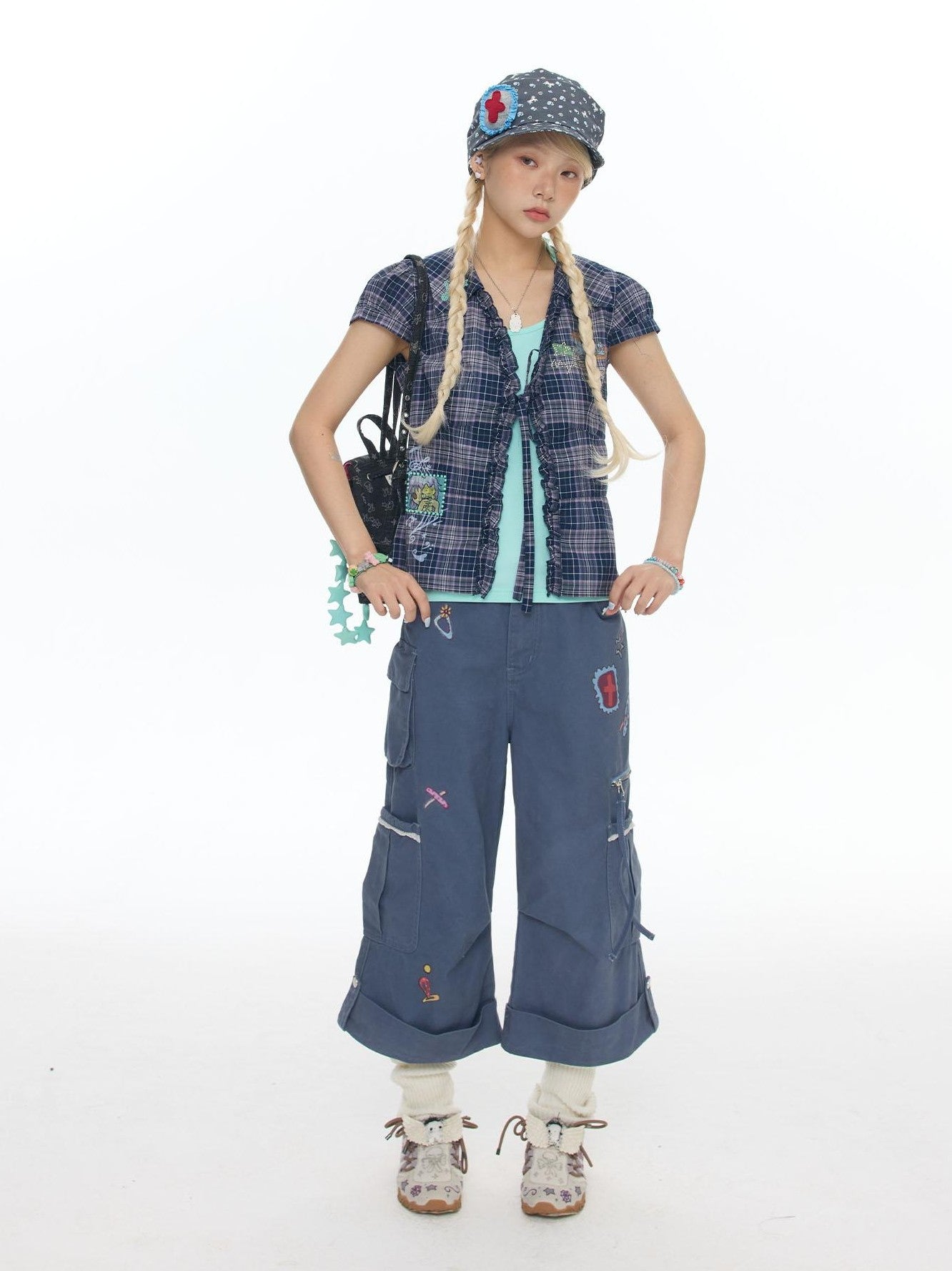 BETWEENAND Printed Micro Flare Multi Pocket Low Waist Cargo Women&