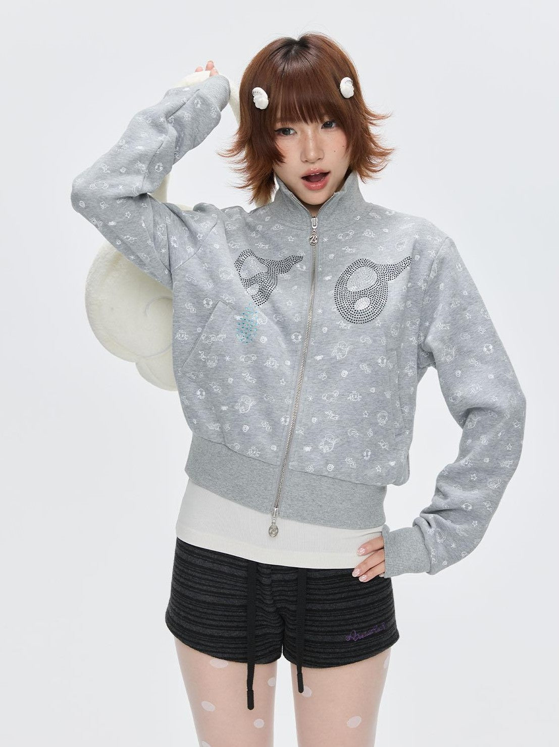 BETWEENAND Rhinestone Big Eye Allover Print Cropped Women&