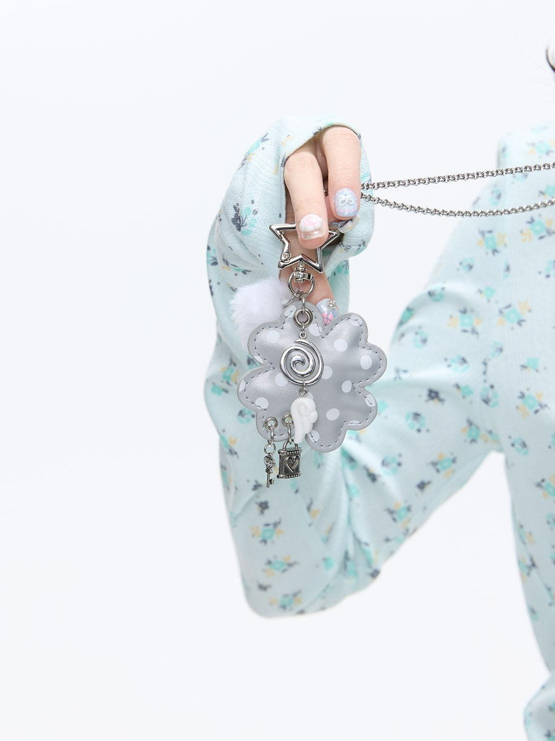 BETWEENAND Silver Four Leaf Clover Vintage Leather Women&