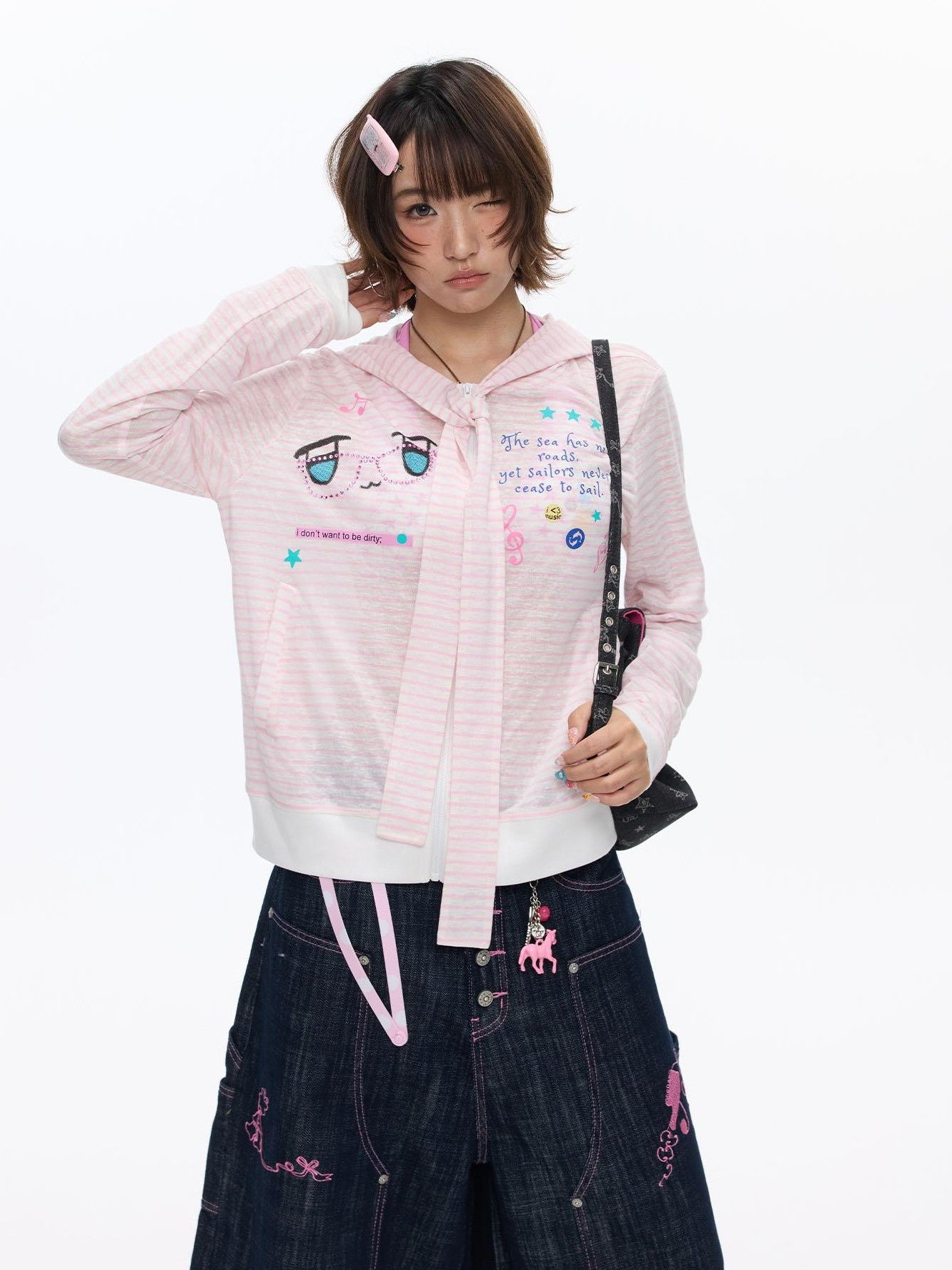 BETWEENAND Soft Pink Striped Printed Zippered Women&