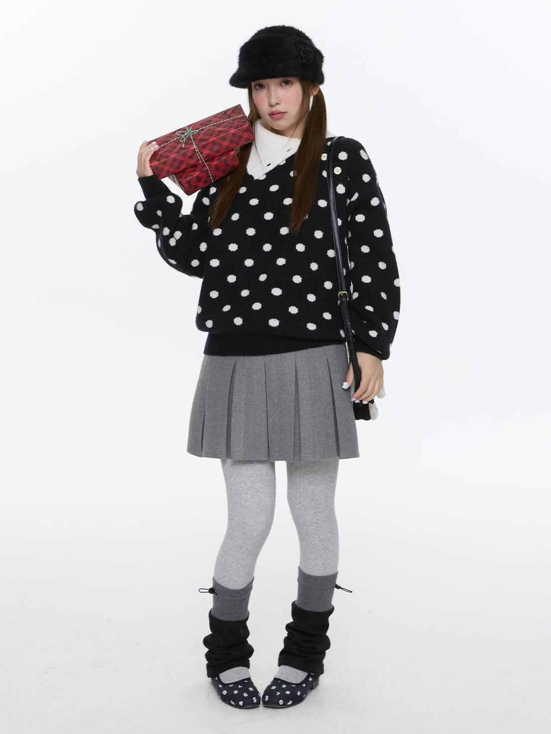 BETWEENAND Soft Plush Vintage Slanted Button Placket Knitted Women&