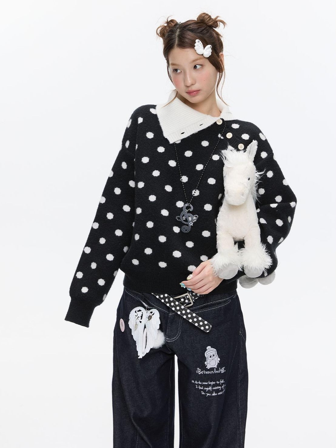 BETWEENAND Soft Plush Vintage Slanted Button Placket Knitted Women&