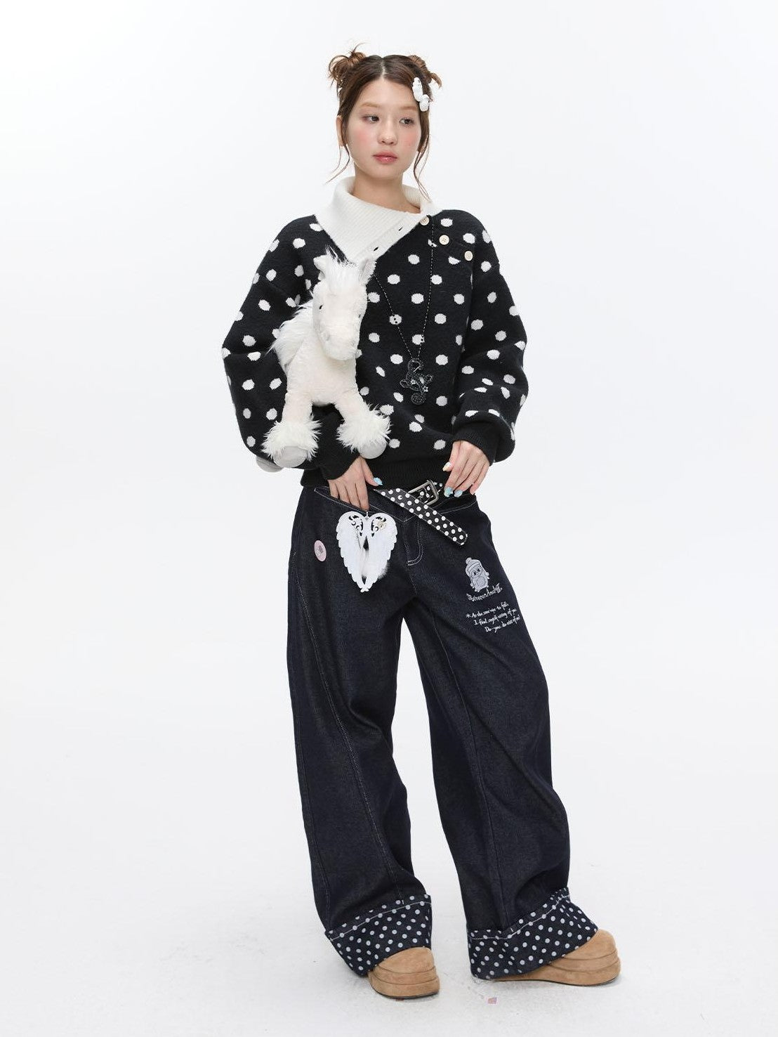 BETWEENAND Soft Plush Vintage Slanted Button Placket Knitted Women&
