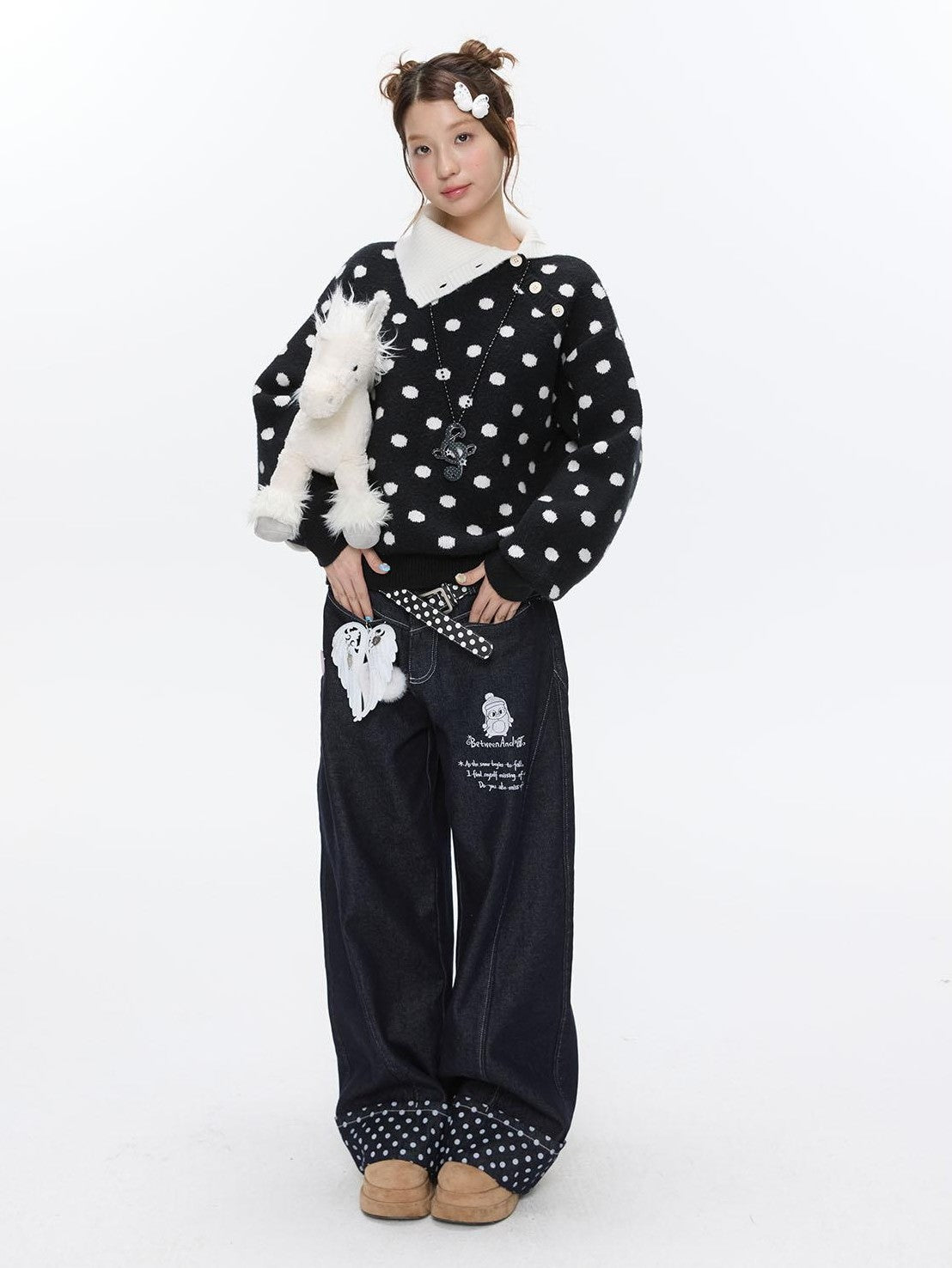 BETWEENAND Soft Plush Vintage Slanted Button Placket Knitted Women&