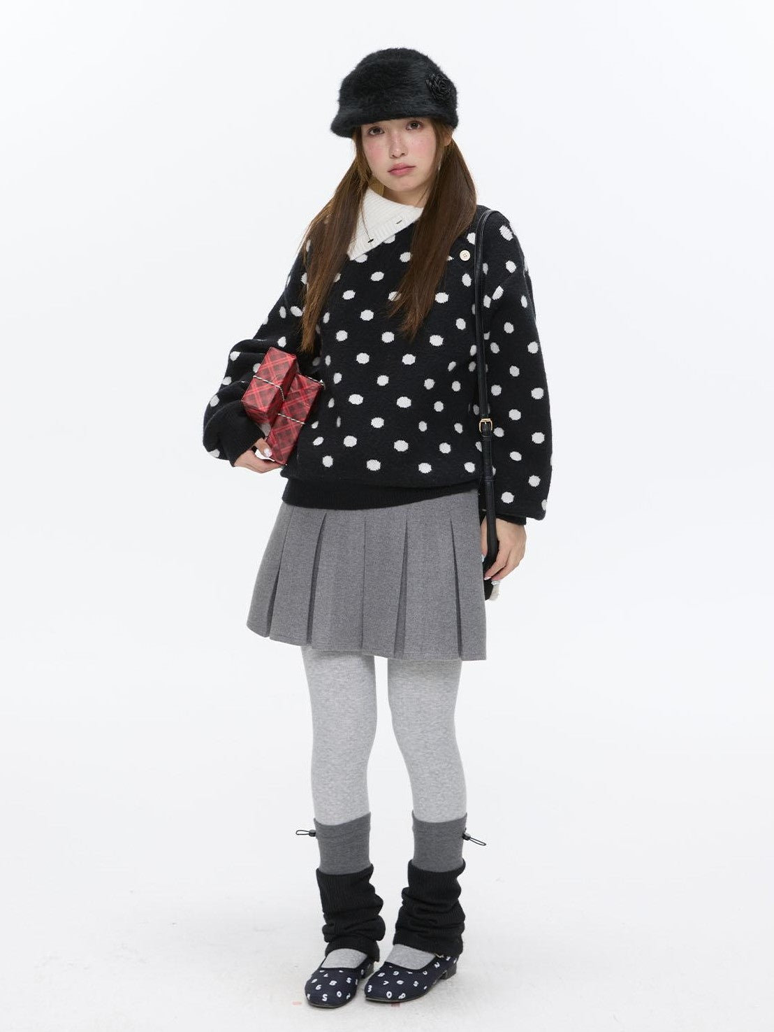 BETWEENAND Soft Plush Vintage Slanted Button Placket Knitted Women&