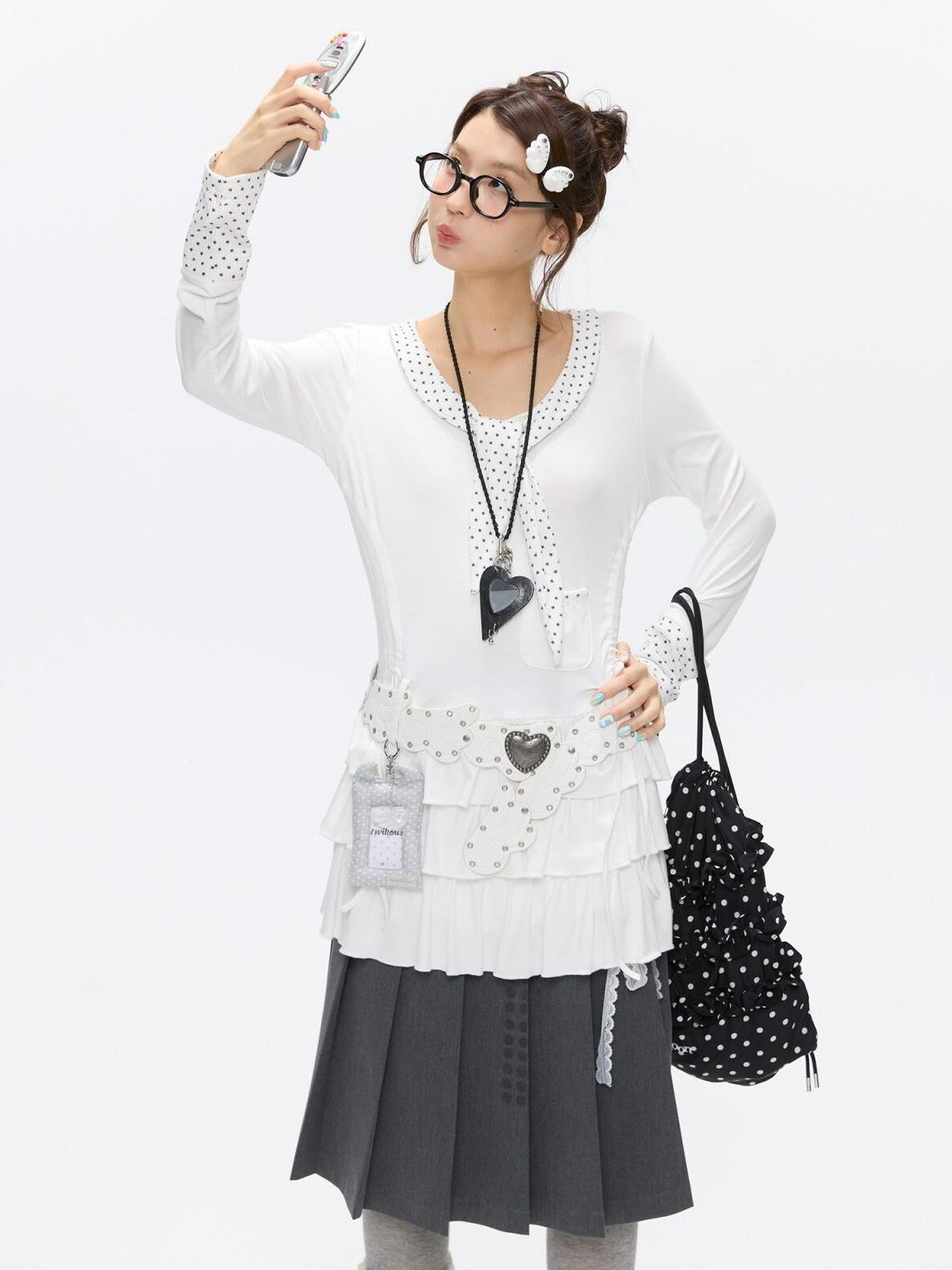 BETWEENAND Star Polka Tie Neck Spliced Ruffle Pleated Women&