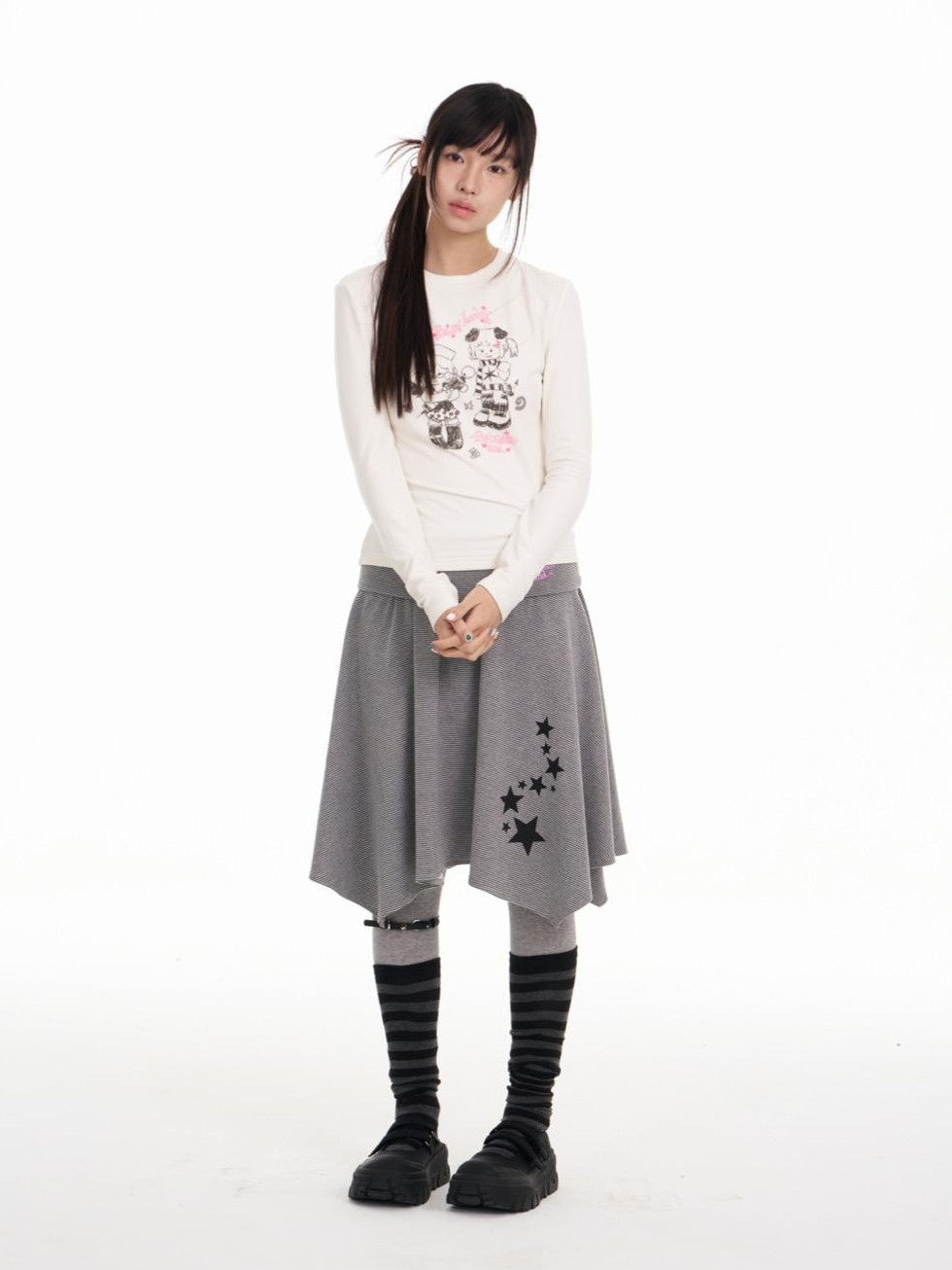 BETWEENAND Straight Cut Crew Neck Puff Print Women&