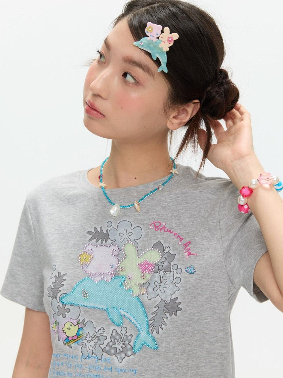 BETWEENAND Surfing Dolphin Shark Ocean Motif Claw Women&